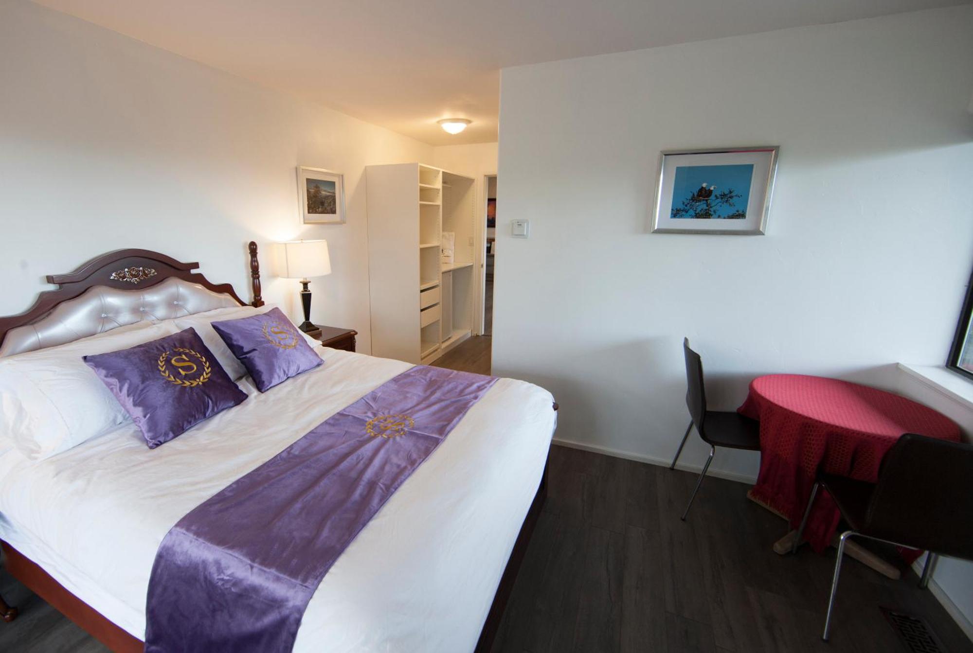 Shangri-La Oceanfront Vacation Home Bedwell Harbour エクステリア 写真